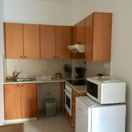 Davi'S Studio Apartment Пафос Экстерьер фото