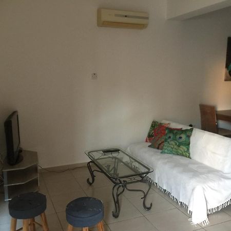 Davi'S Studio Apartment Пафос Экстерьер фото