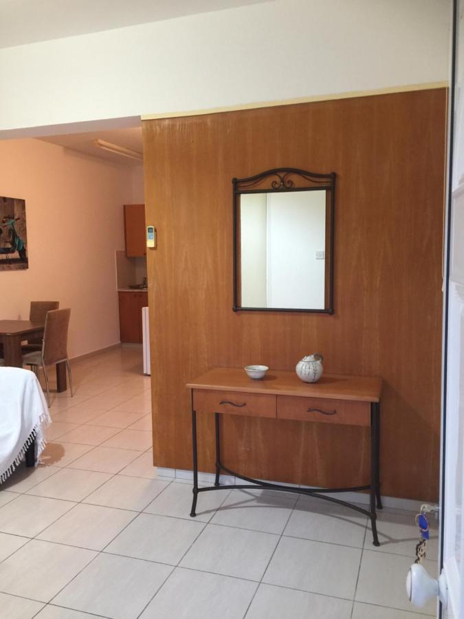 Davi'S Studio Apartment Пафос Экстерьер фото